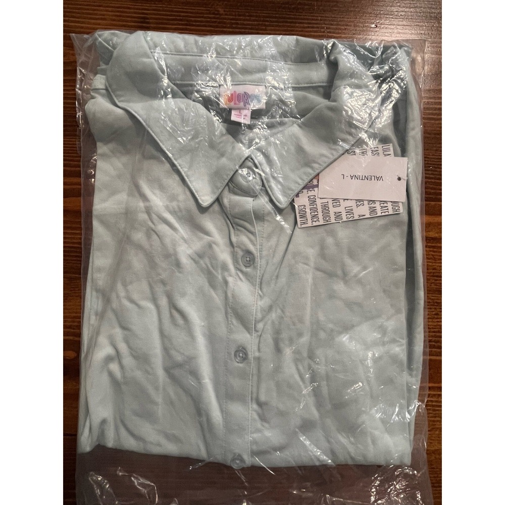 NWT LuLaRoe Light Blue Button‎ Up Valentina Shirt Top- Women's Large 124